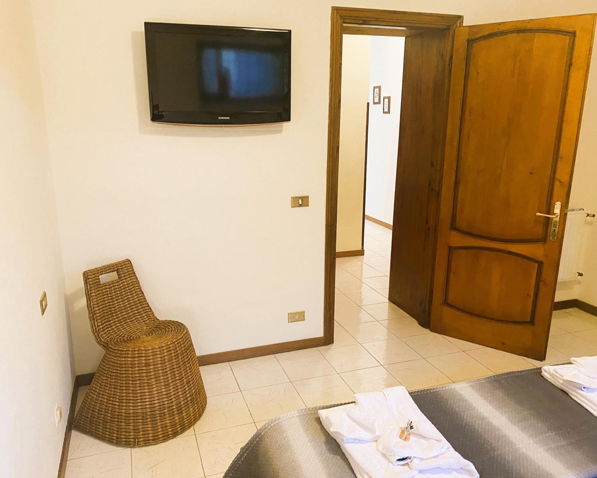 Chiara House Barga Exterior foto